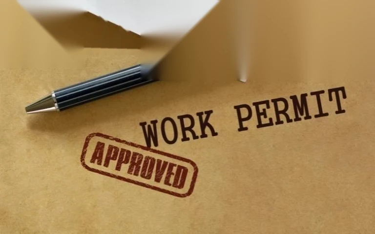 chi phi lam work permit cho nguoi nuoc ngoai image 01
