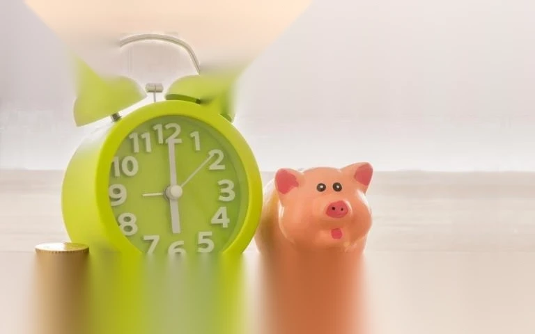 Đóng BHXH đủ 20 năm nhưng chưa đủ tuổi hưu phải làm sao?