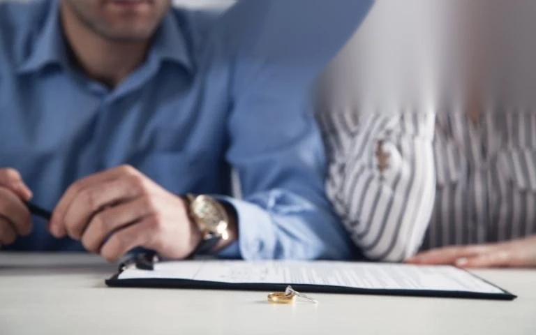 Thủ tục ly hôn có yếu tố nước ngoài